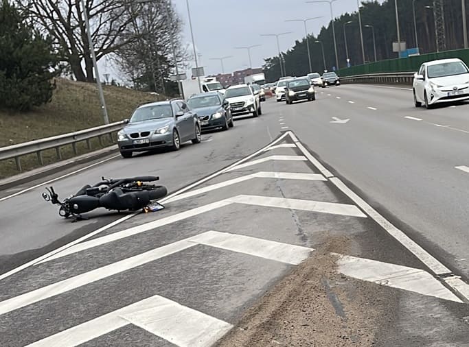 Crash Tested: a 20-meter slide without a single scratch – Pando Moto