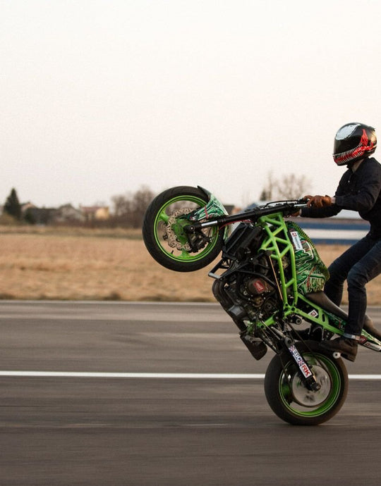 Paulius Labanauskas riding his Kawasaki ZX6R