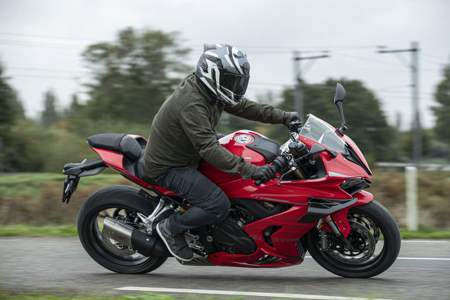 Karl Devil AAA+ – Motorcycle Jeans for Men Review by Scooterxpress.nl