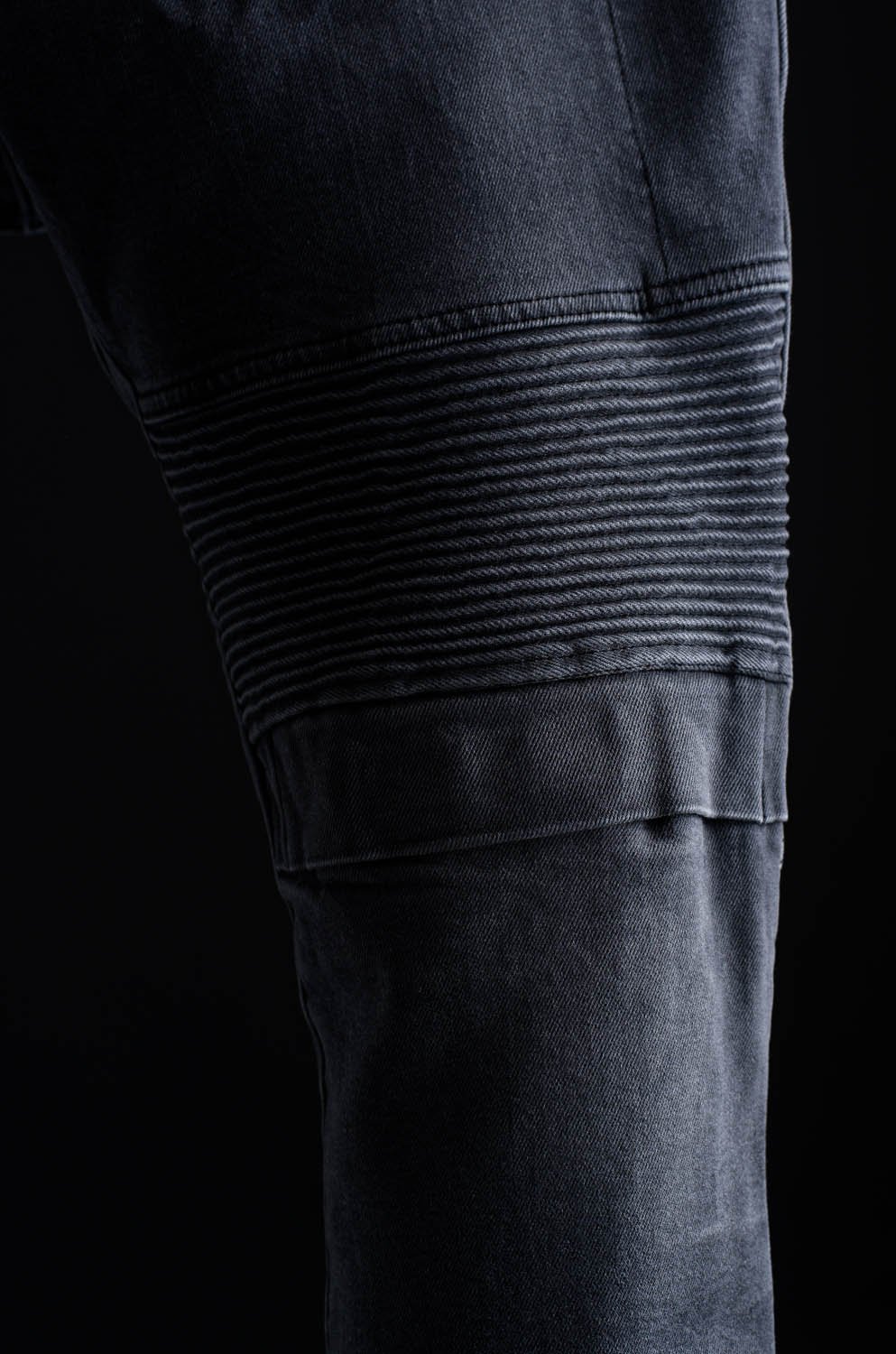 Karl Devil 9 – Men's Slim-Fit Motorcycle Jeans knees area close-up view 2