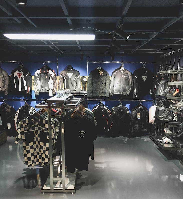 Pando Moto motorcycle apparel exposed in the shop in China