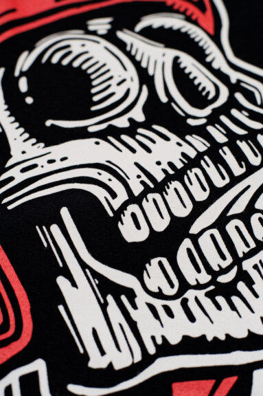 MIKE RED SKULL 1 T-Shirt close-up patch 2