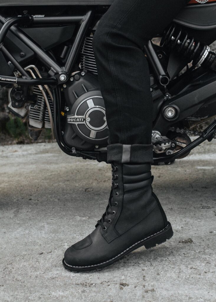 Motorclycle boots